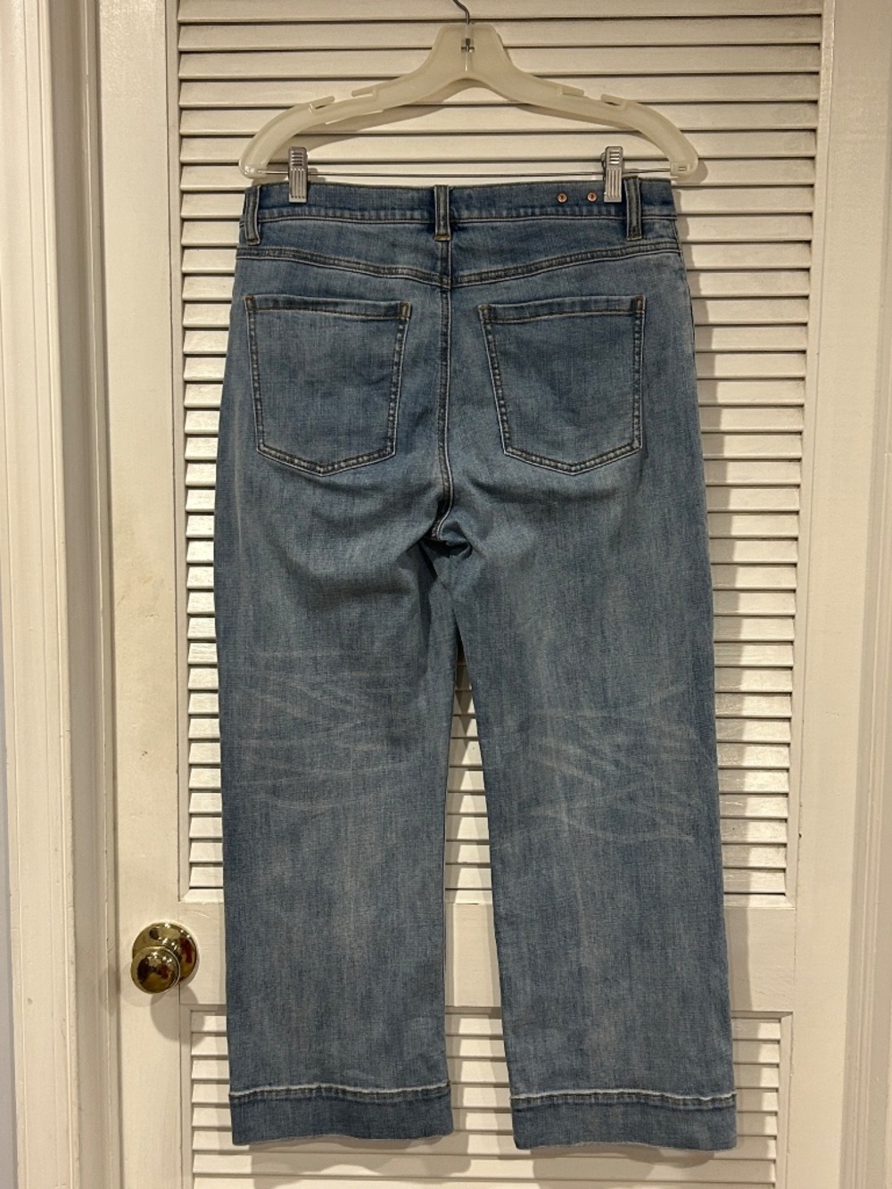 Cabi Palm Beach Crop in Denim Size 8 - Picture 3 of 16